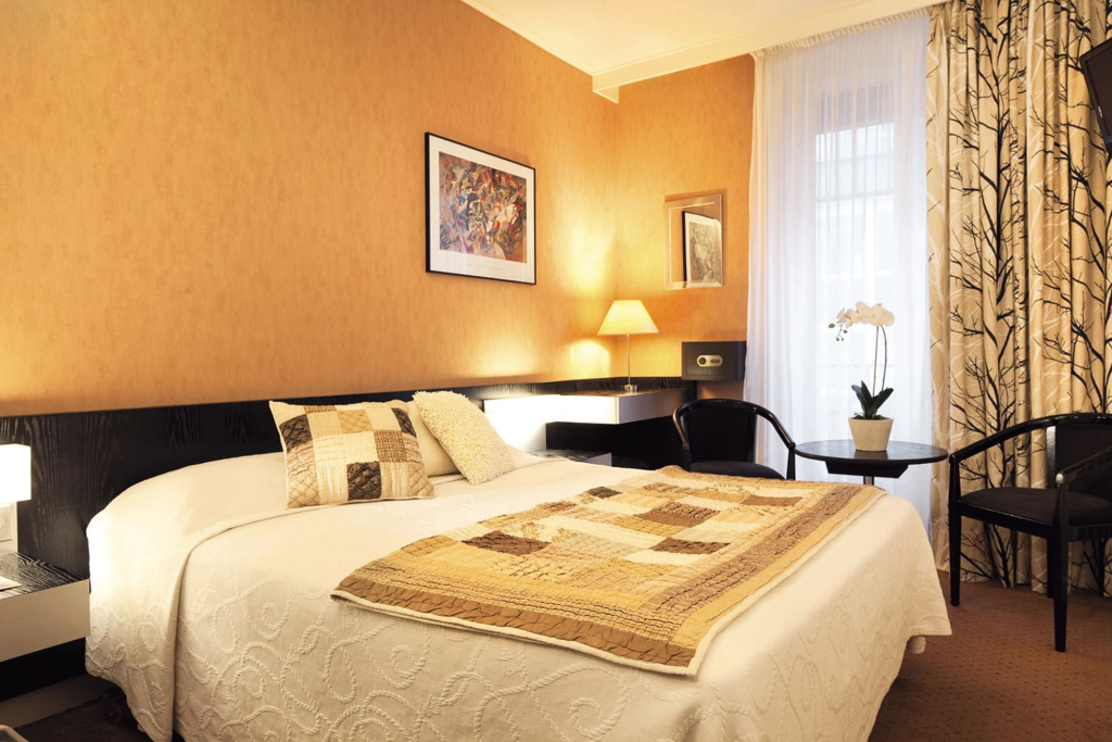 Classic Double room (full double bed)