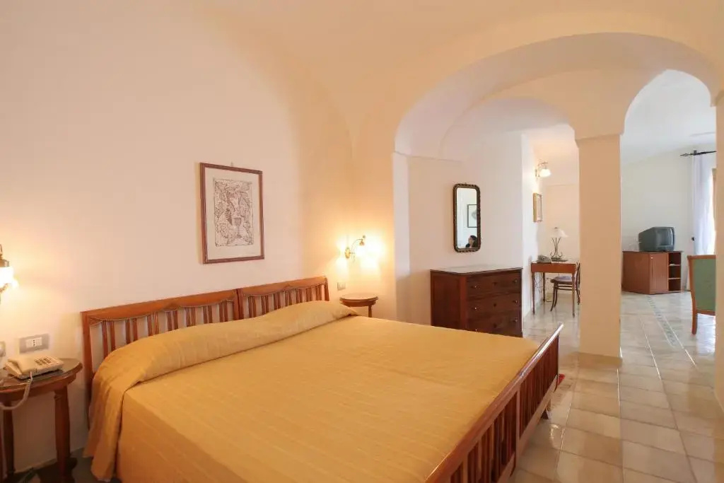 Double Junior Suite (full double bed)