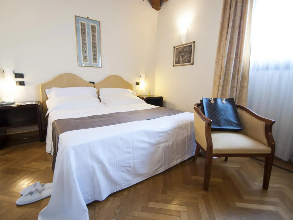 Alla Rocca Hotel - Chambres