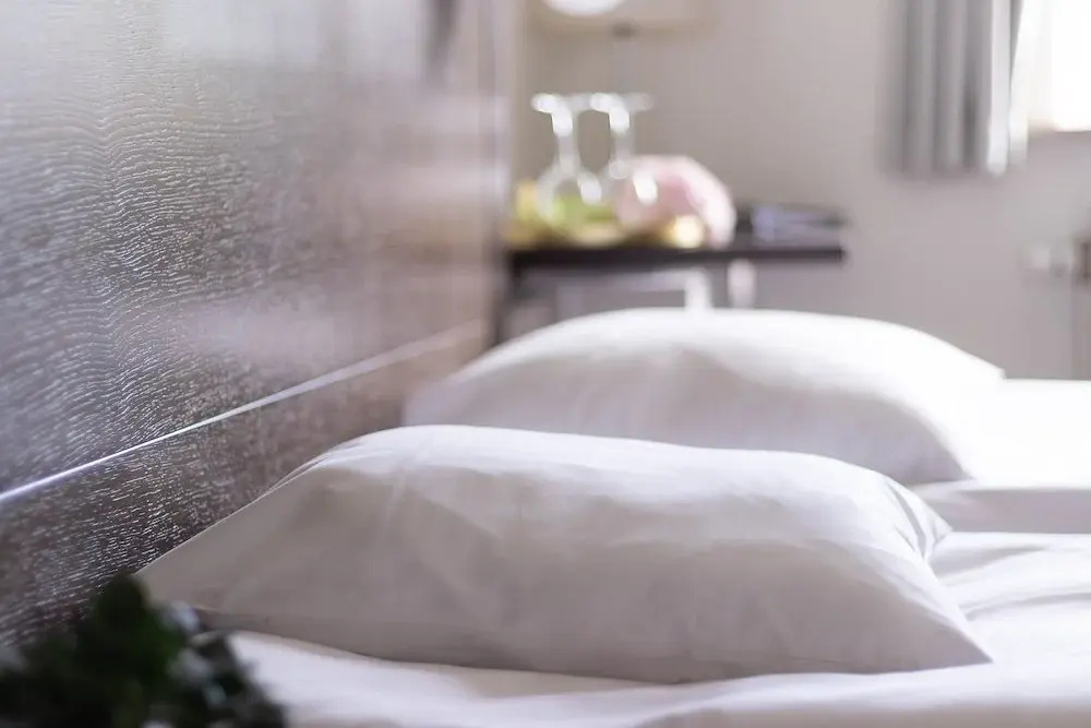 Small Double room (full double bed)