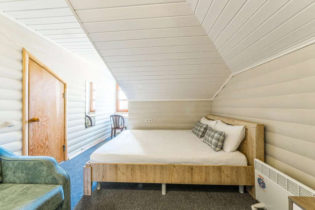 Comfort Double Attic Chalet (full double bed)