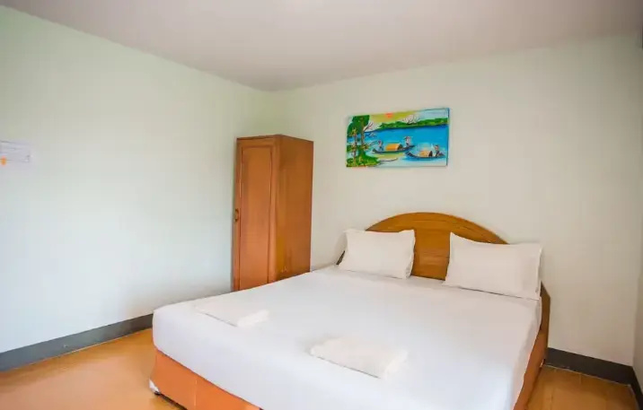 Double room (full double bed)