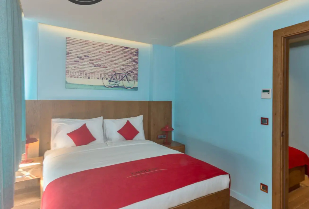 Connect Triple room