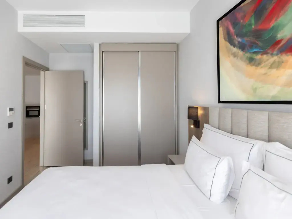 Double Suite (full double bed)
