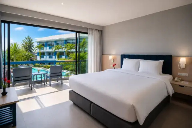 Superior Double room with pool view (full double bed)