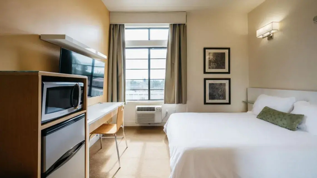 1 Bedroom Double Apartment (full double bed)