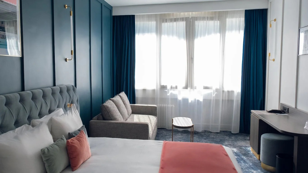 Pley Hotel 76