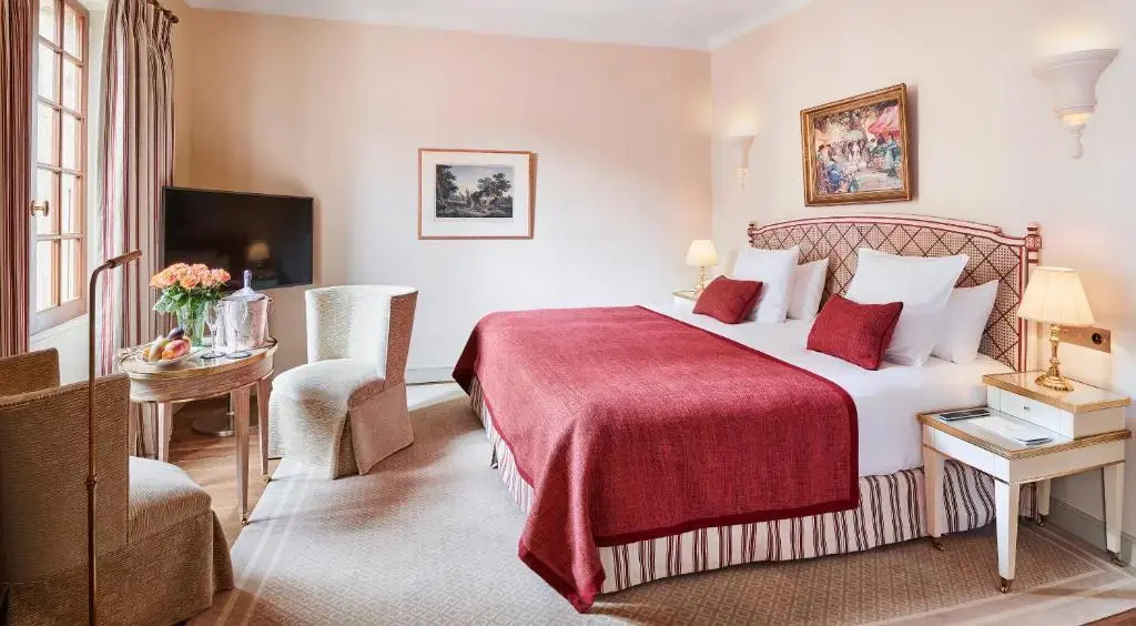 Deluxe Double room (full double bed)