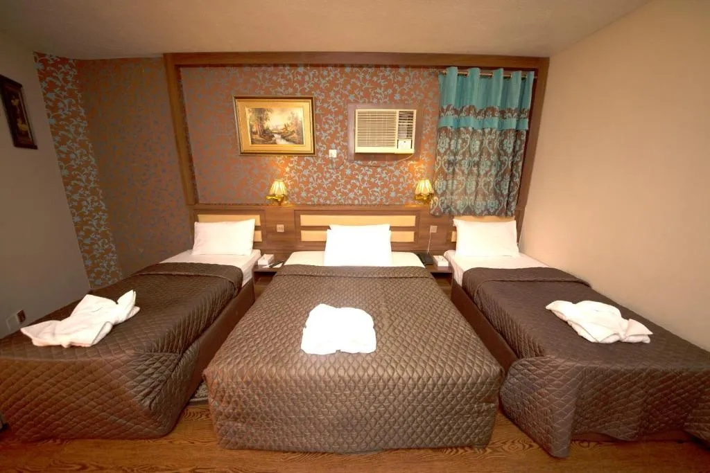 Deluxe Triple Family room