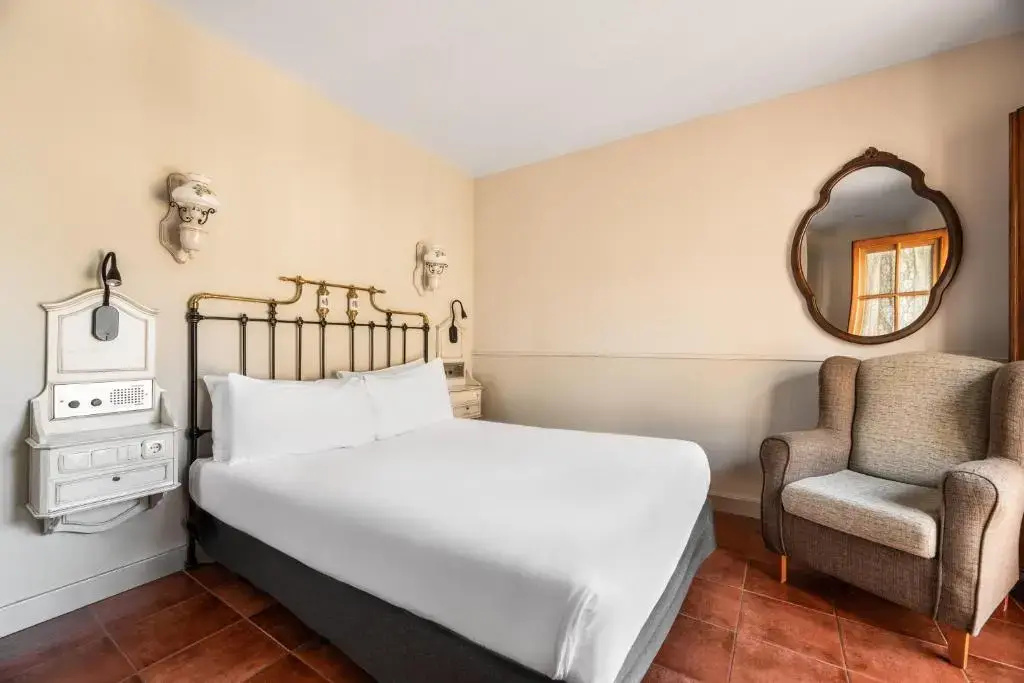 Cathedral view Double room (full double bed)