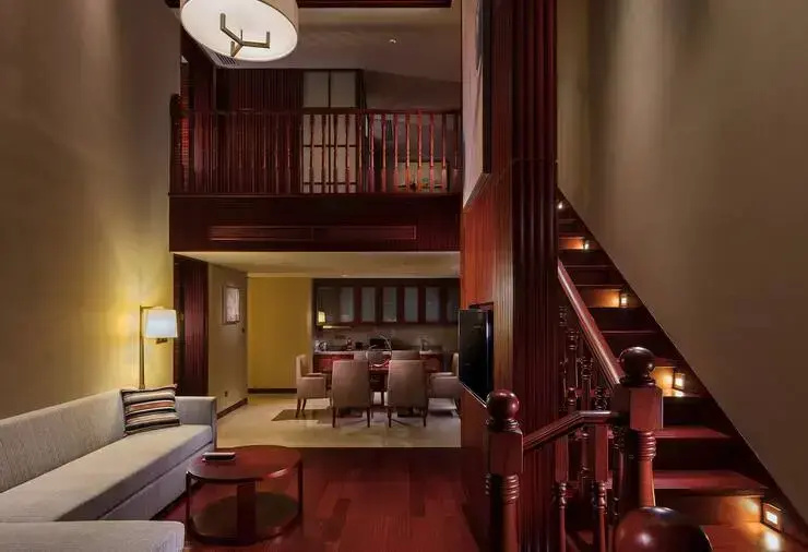 2 Bedrooms Duplex with Lounge Access Suite