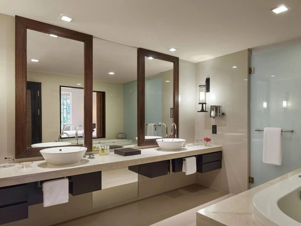 Hyatt Regency Hua Hin - Tap to explore photos