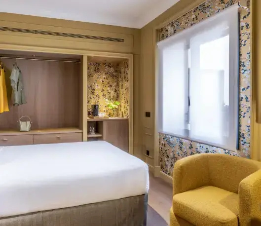 Basic Avenida Double room (full double bed)