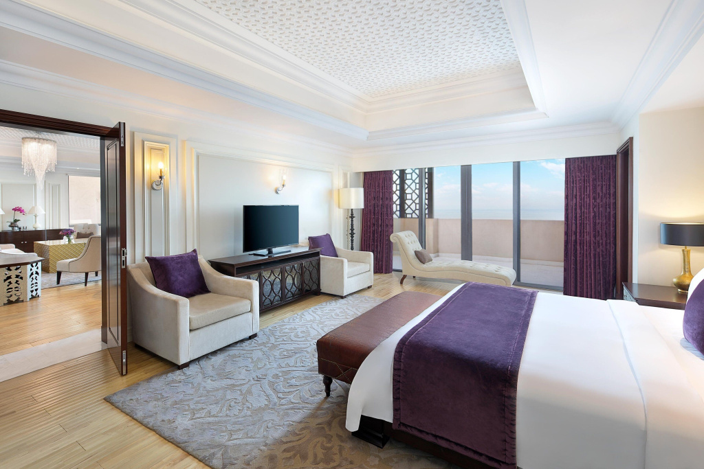1 Bedroom Amiri Larger Double Suite with balcony and with sea view (full double bed)