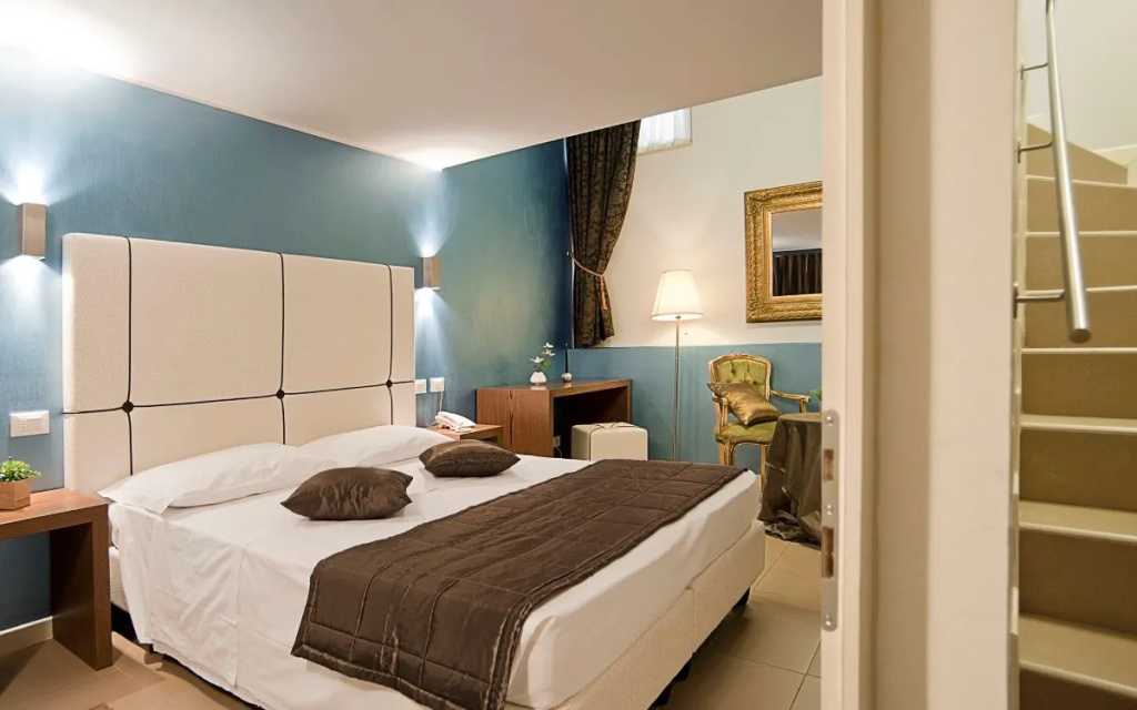 Bilevel room