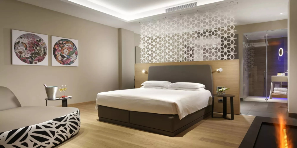 Romantic Double Suite (full double bed)