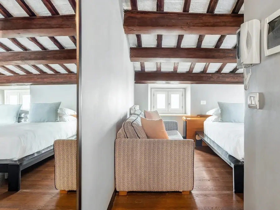 Intimate Double Living with balcony (full double bed)
