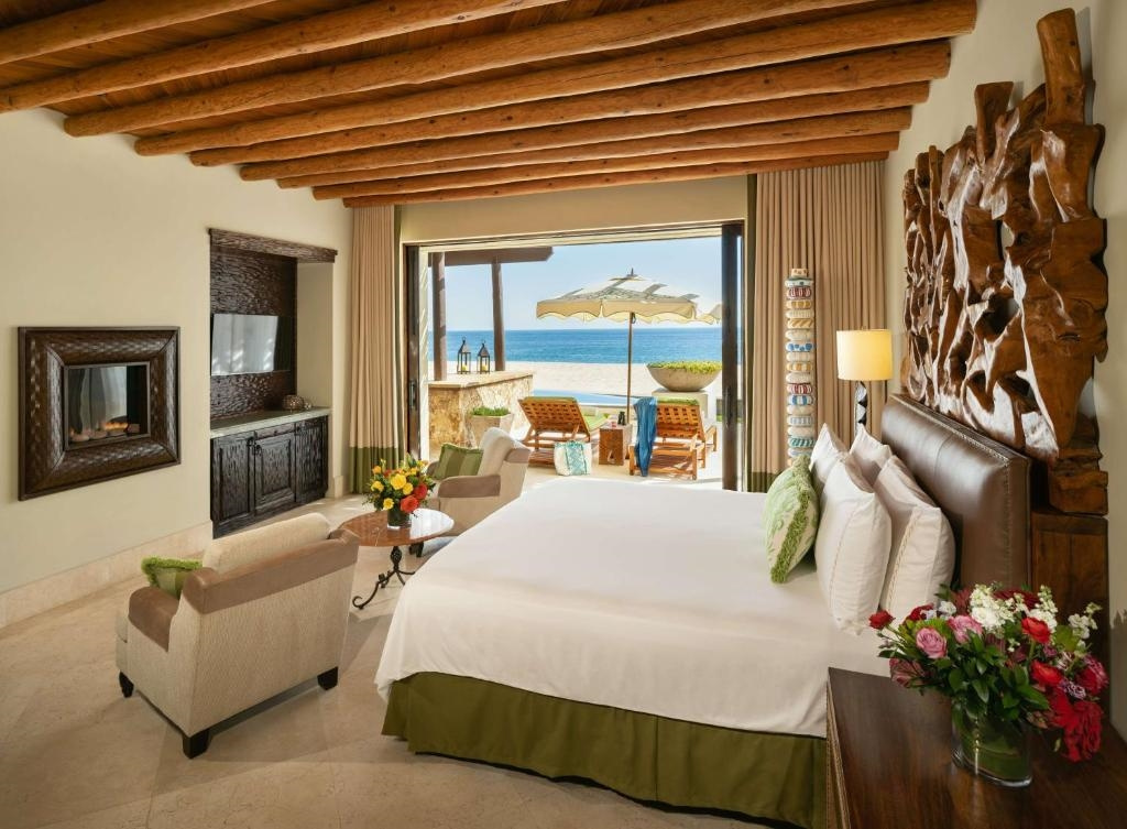 2 Bedrooms Quadruple Suite beachfront