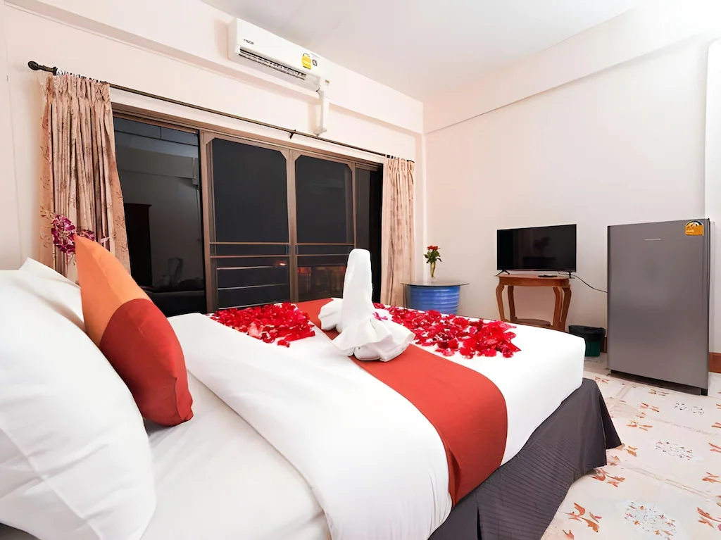 Двухместный номер двуспальная кровать в Baan Kamala Fantasea Hotel