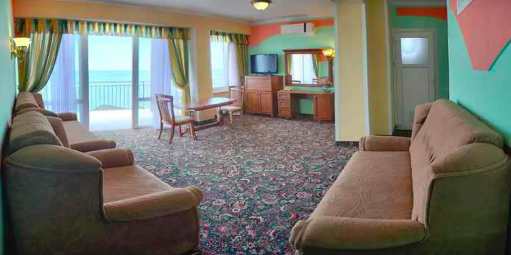 Super Double Suite (full double bed)
