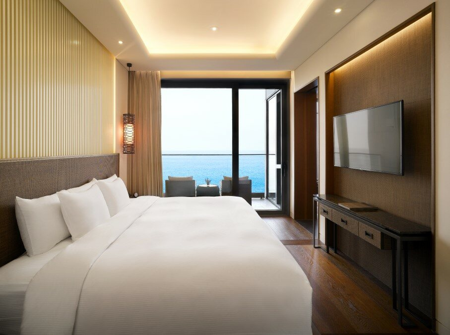 Cabin F Family Double room (full double bed)