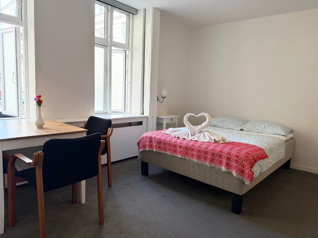 Double Junior Suite (full double bed)