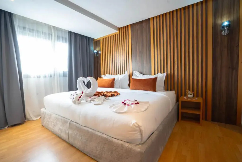Deluxe Double room (full double bed)