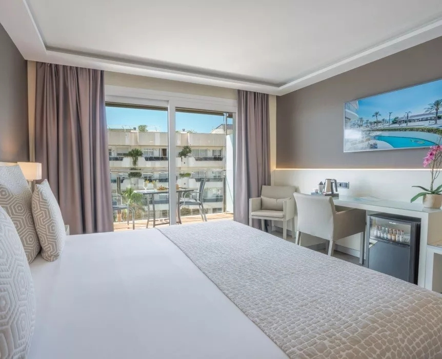 Executive Double room with partial sea view (twin beds)