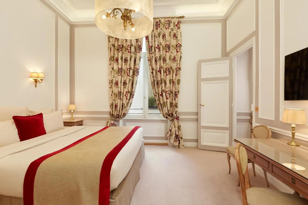 Hotel Regina Louvre 121