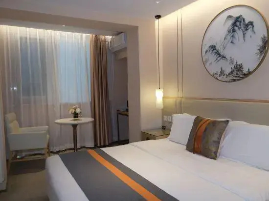 Deluxe Double room (full double bed)