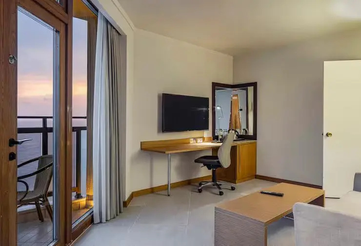 Deluxe Double Suite with sea view (full double bed)