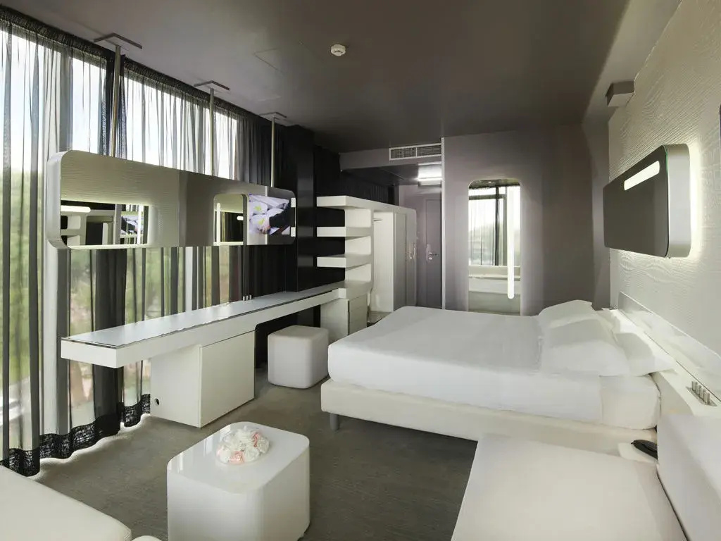 Double Junior Suite (full double bed)