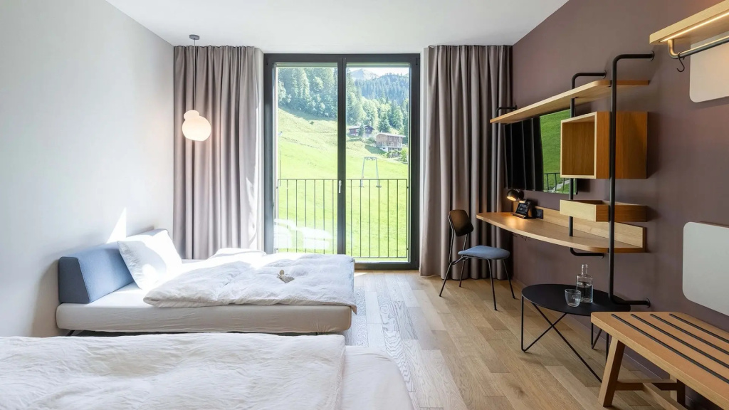 M Double room full double bed