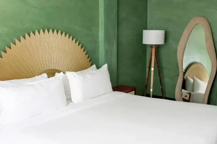 Crest Hotel Suites - Chambres