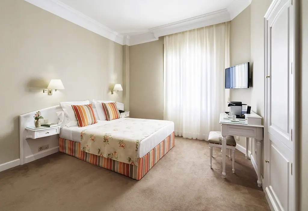 Elegance Double room (full double bed)