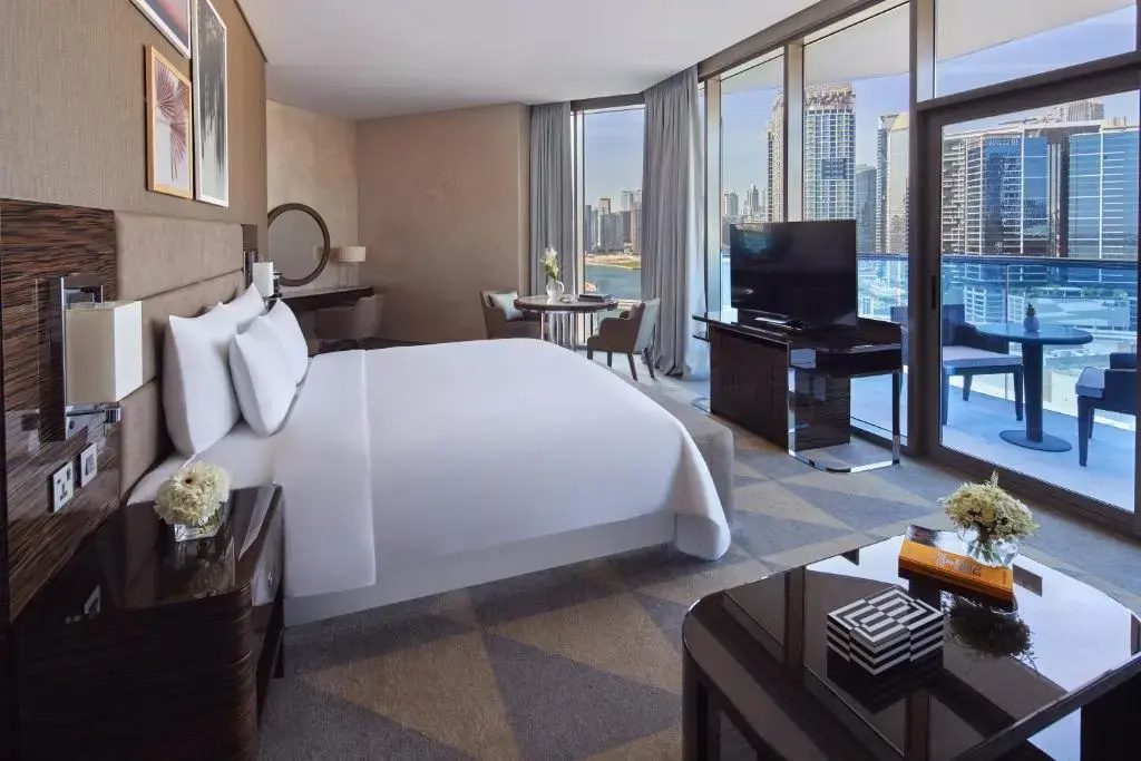 Platinum Double Suite with balcony and with Burj Khalifa view (full double bed)