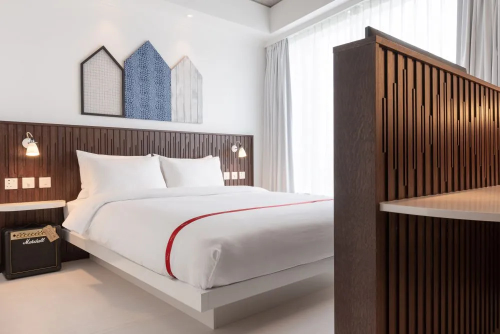 Ruby Zoe Hotel London - Tap to explore photos