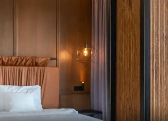 Double Suite (full double bed)