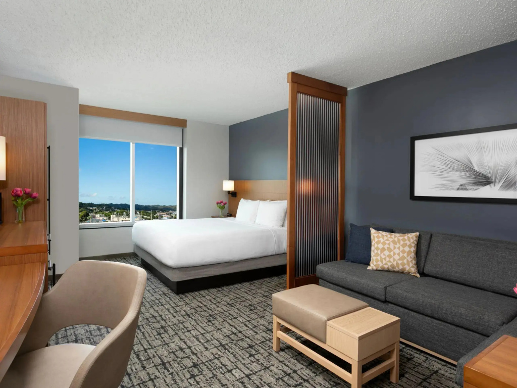High Floor Double room (full double bed)