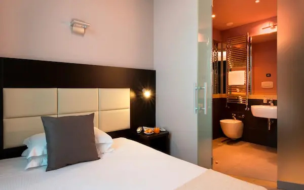 Double room (full double bed)