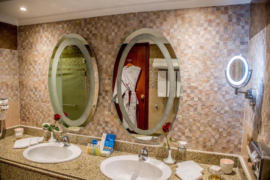 Двухместный люкс Grand Deluxe двуспальная кровать в Pickalbatros Golf Beach Resort