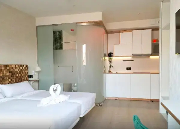 Double Studio with balcony (full double bed)