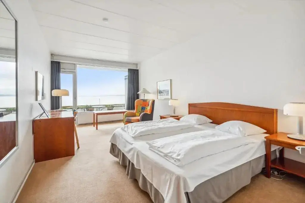 Double Ground Floor room with garden view (full double bed)