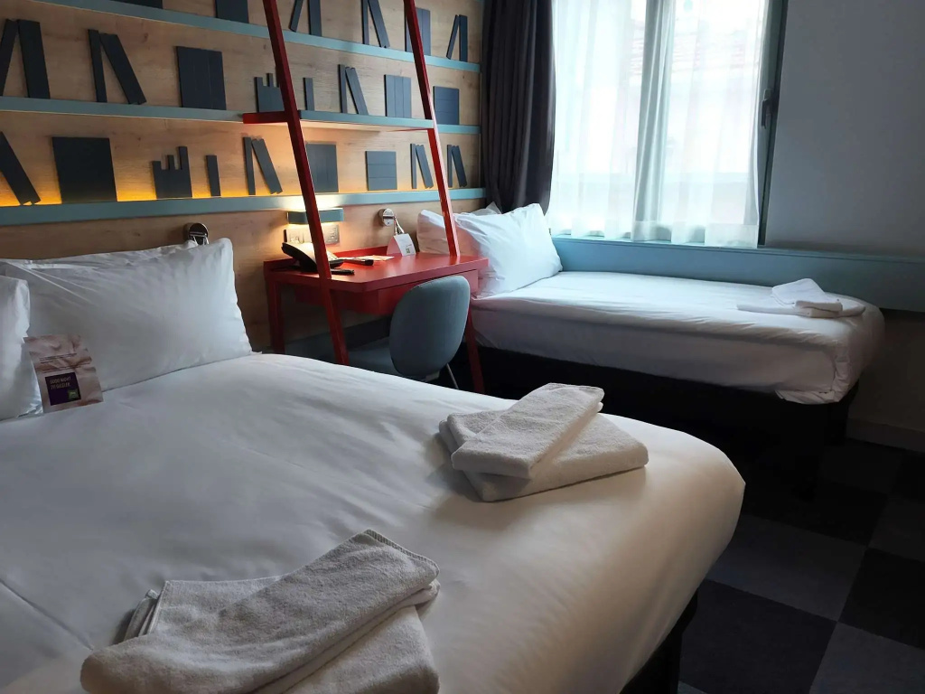 Standard Triple room