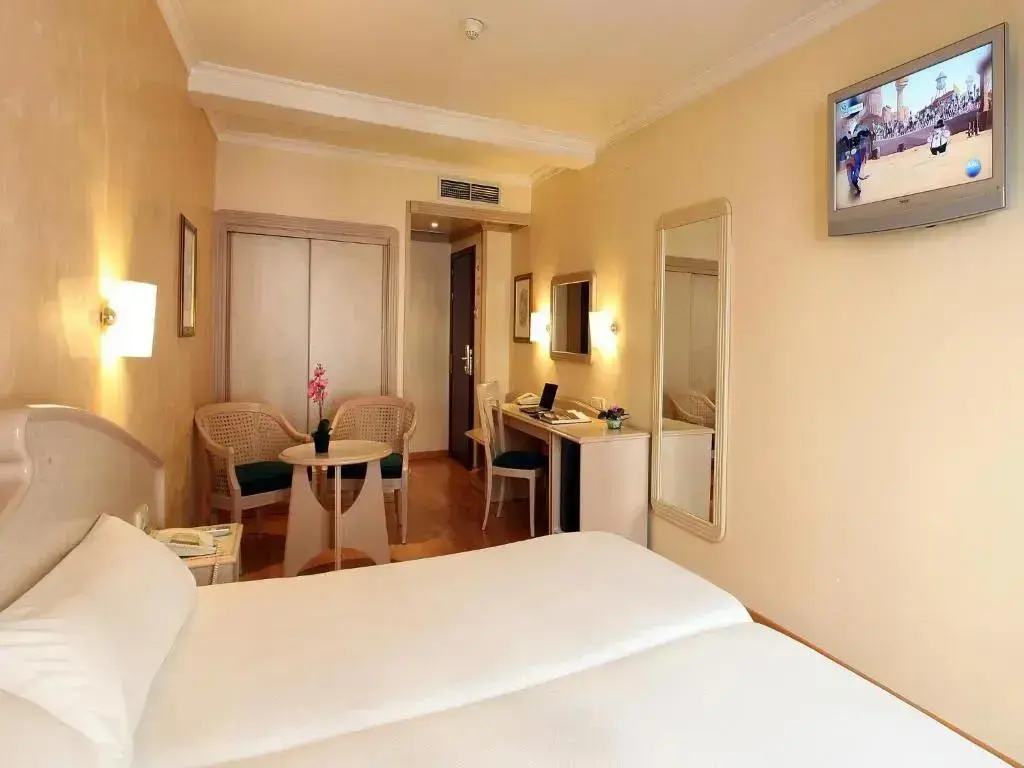 Patio Double room (twin beds)