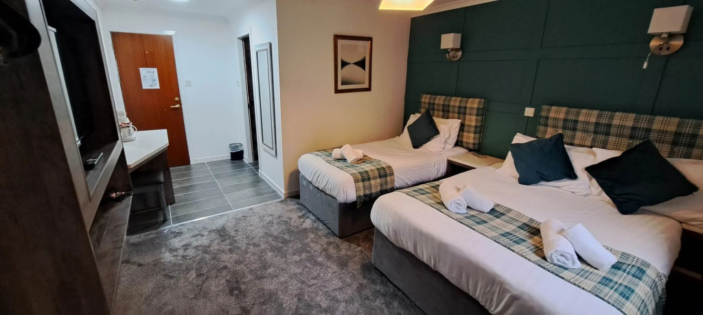 MacDonald Hotel & Cabins  - Chambres