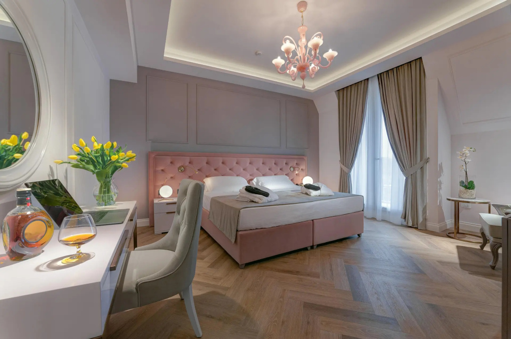 Premier Double room (full double bed)