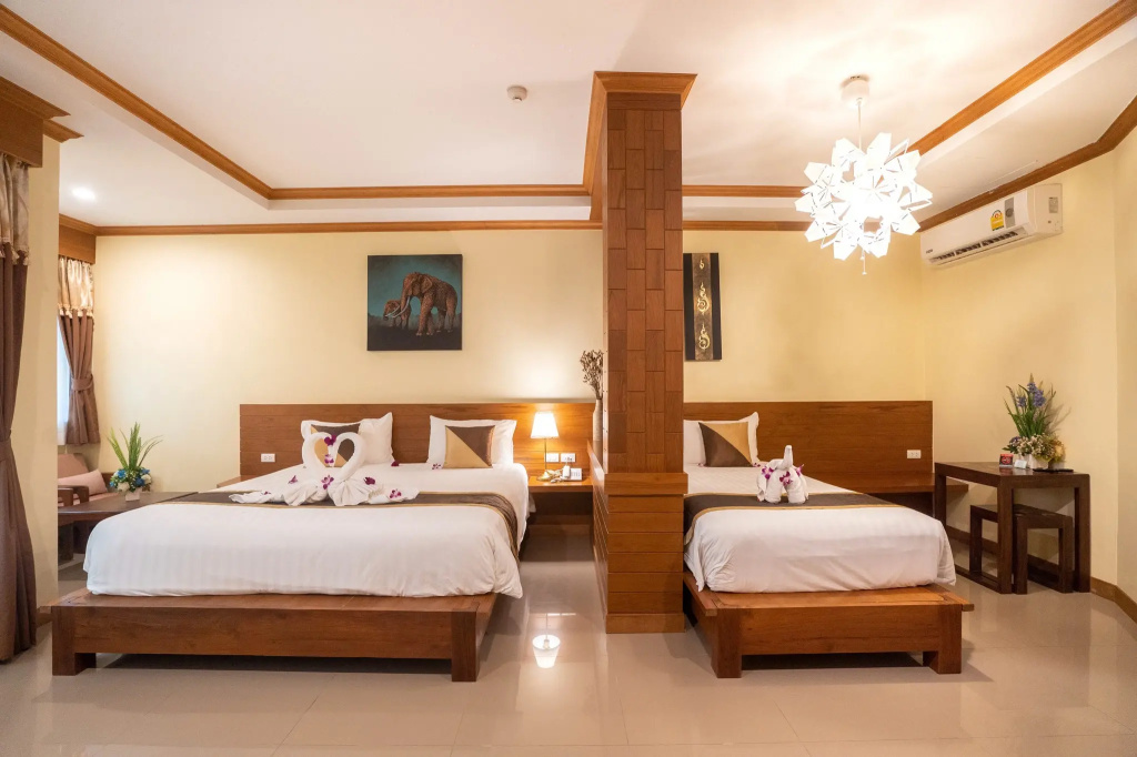 Трёхместный номер Deluxe в Baan Sailom Resort