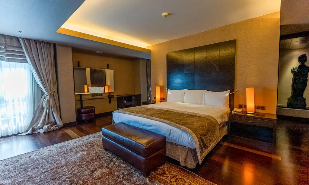 Queen & King Villa