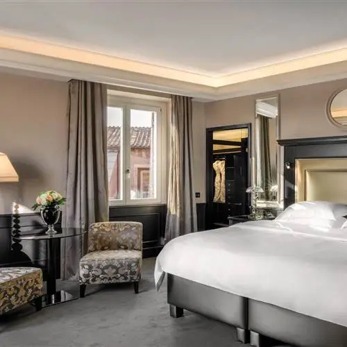 Double Junior Suite (full double bed)